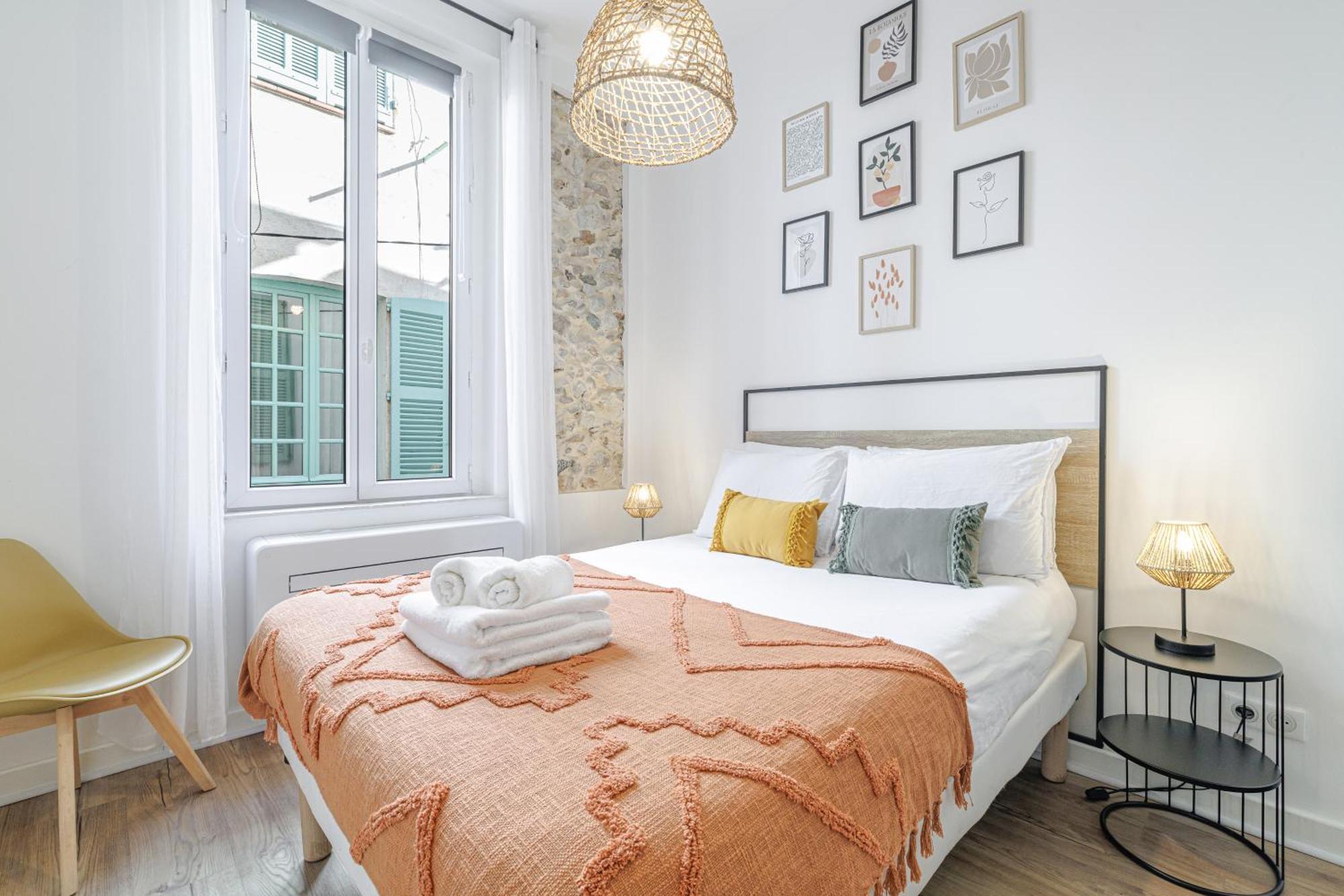 Old Town Antibes Superb New Flat, For 3, Ac, Wi-Fi Apartman Kültér fotó