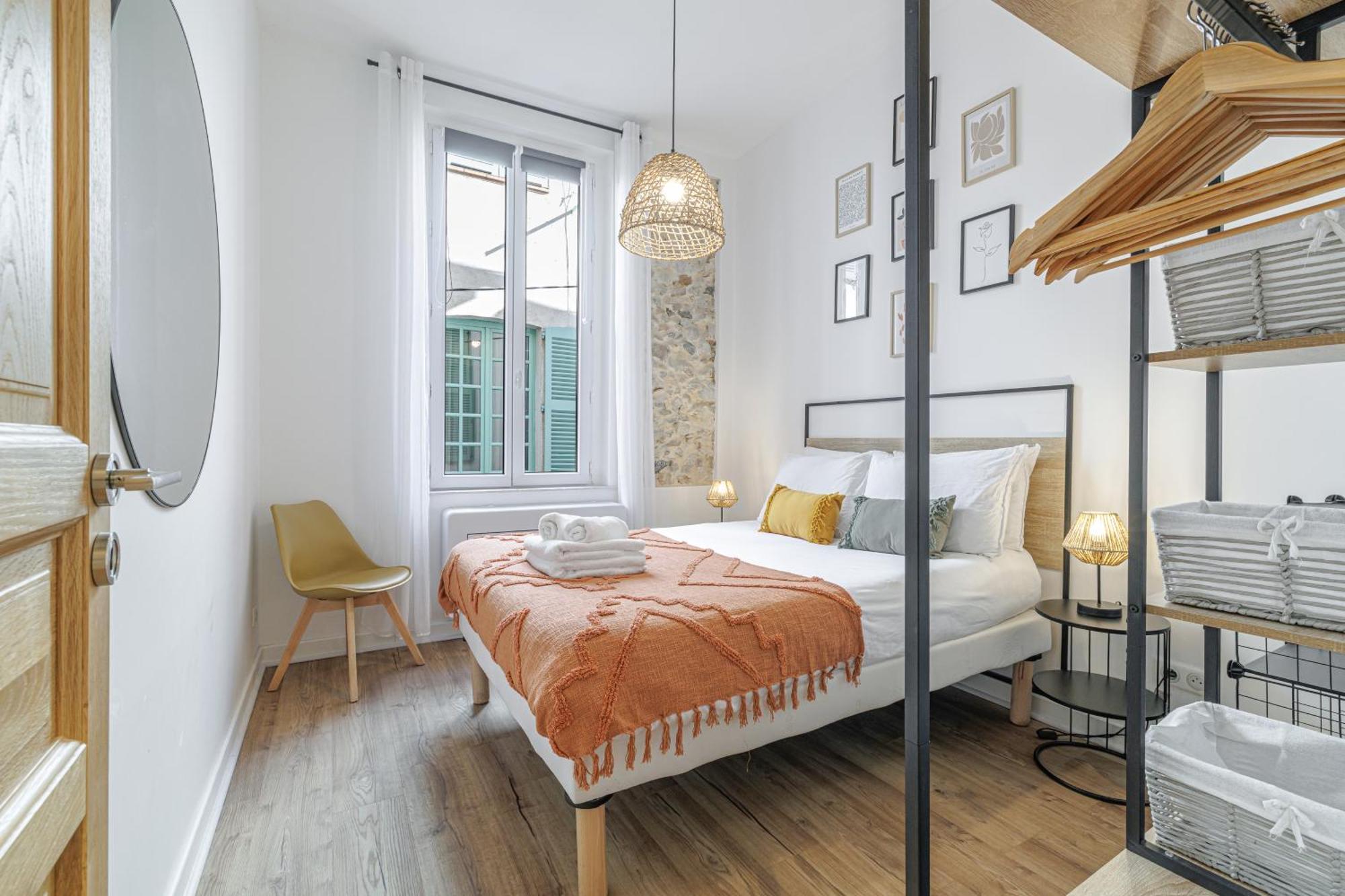Old Town Antibes Superb New Flat, For 3, Ac, Wi-Fi Apartman Kültér fotó